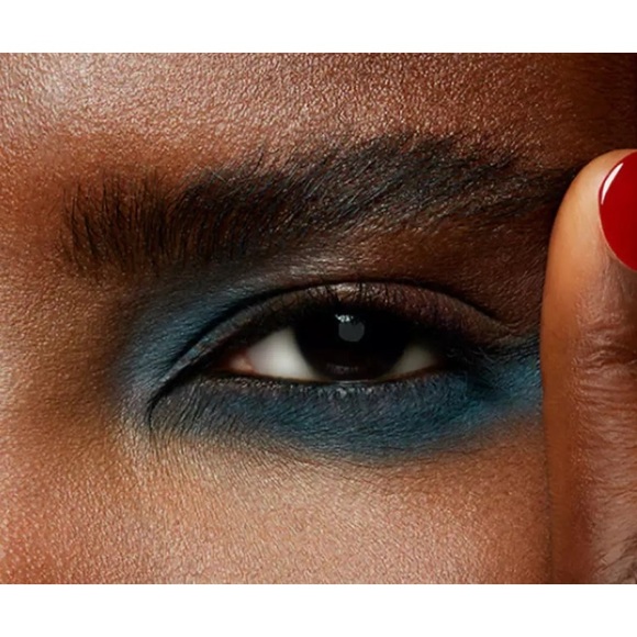 MAC Powder Kiss Soft Matte Eye Shadow Good Jeans - Picture 5 of 7